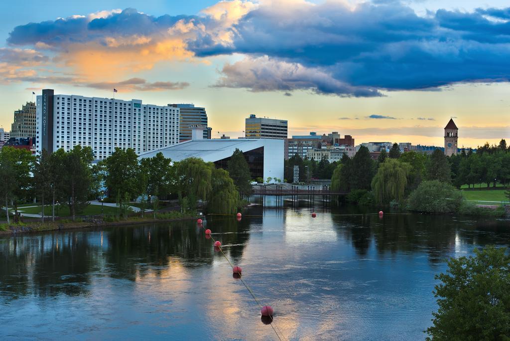 Oxford Suites Spokane Downtown Zewnętrze zdjęcie