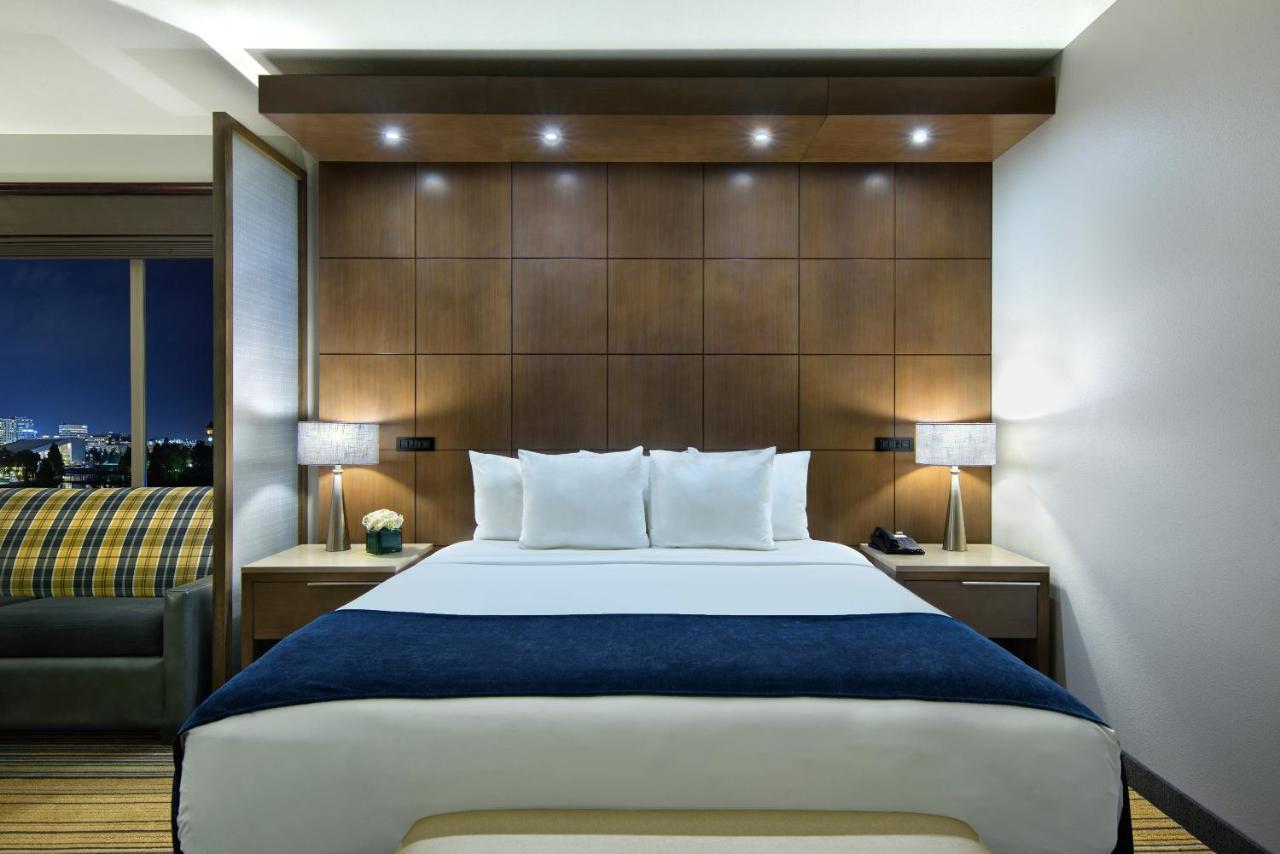 Oxford Suites Spokane Downtown Zewnętrze zdjęcie